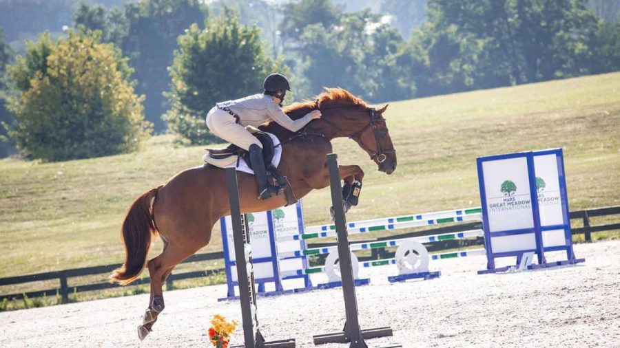 Clare Mansmann jumping