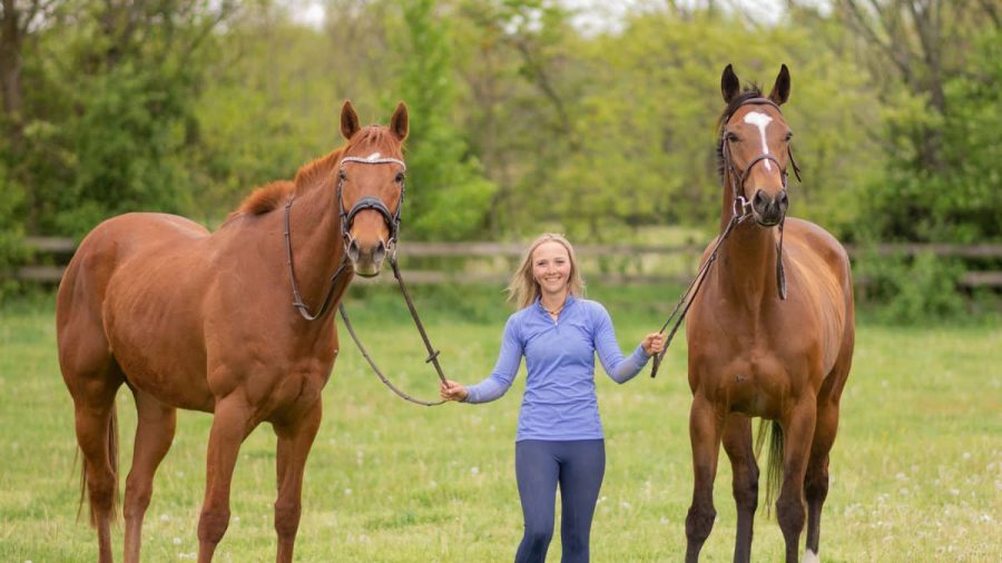 Kayleen Kollasch with 2 horses